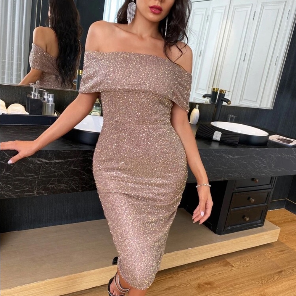 Navy blue sequins off shoulder fitted midi dress - Picture 4 of 16